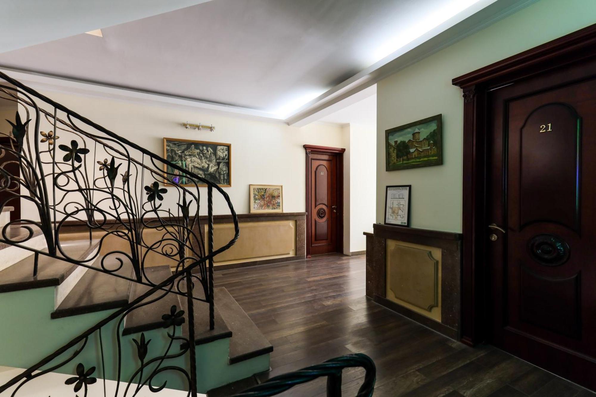 Aeetes Palace Кутаїсі Екстер'єр фото